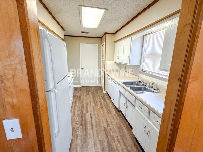 Building Photo - 10498 Arrowhead Dr
