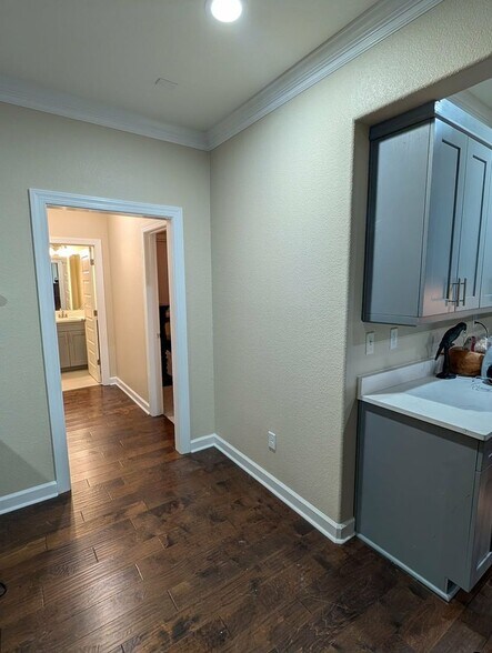 Building Photo - 9538-9513 13th Bay St