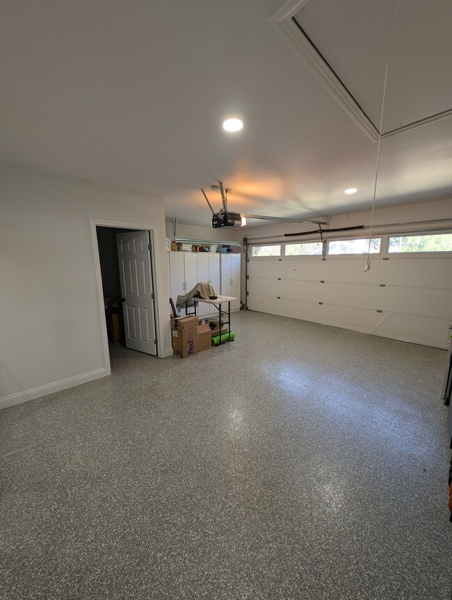 Building Photo - 42 Almond Tree Ln
