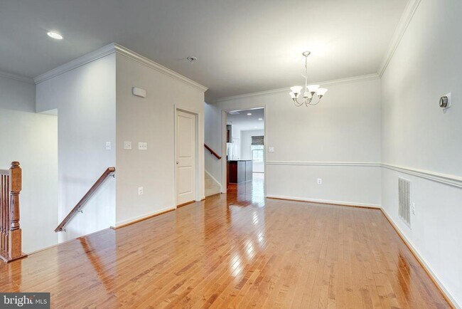 Building Photo - 42541 Dreamweaver Dr