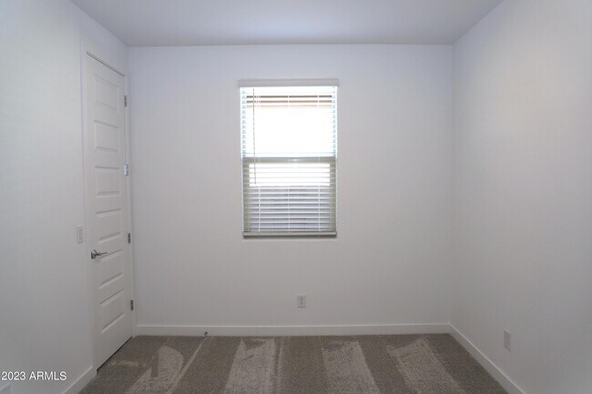 Building Photo - 9316 W Sells Dr