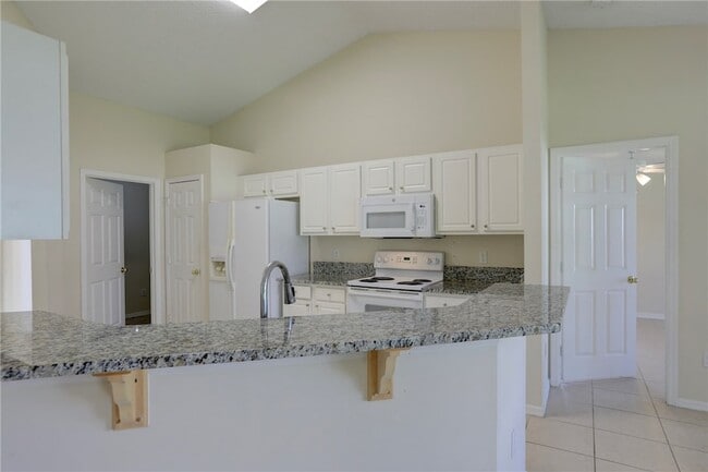 Building Photo - 573 Belfast Terrace