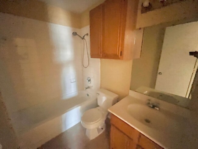 Building Photo - AVAILABLE NOW; APPLY AT OUR WEBSITE TODAY!!