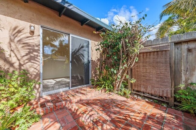 Building Photo - 754 Del Riego Ave