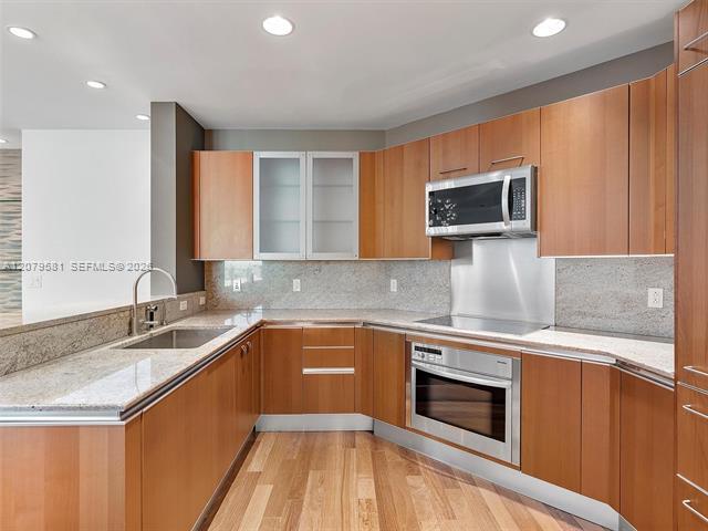 Building Photo - 2627 S Bayshore Dr