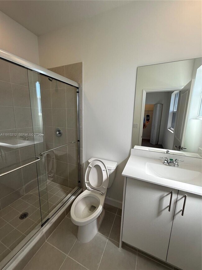 Building Photo - 1111 SE 2nd St