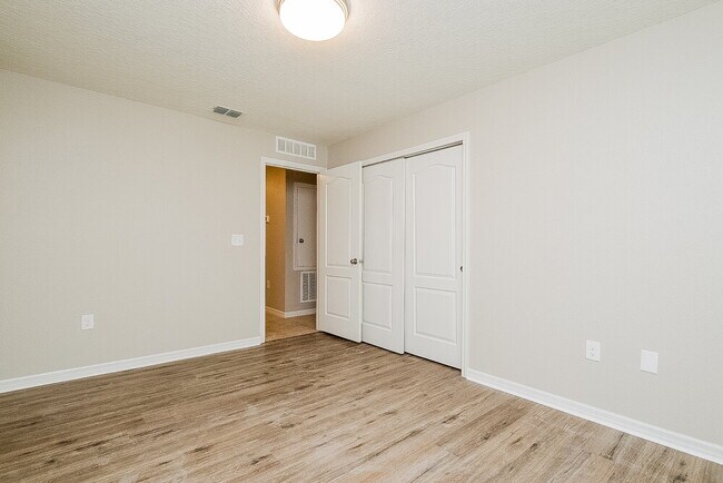 Building Photo - 11520 Southern Creek Dr