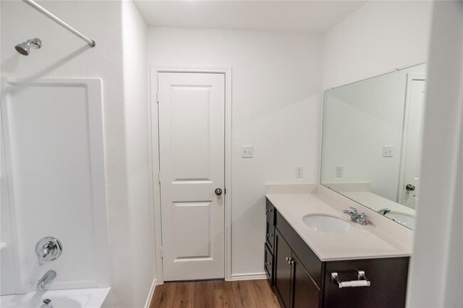 Building Photo - 112 Dollars Dr