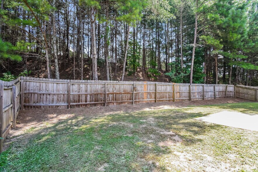 Building Photo - 222 Winterbury Dr
