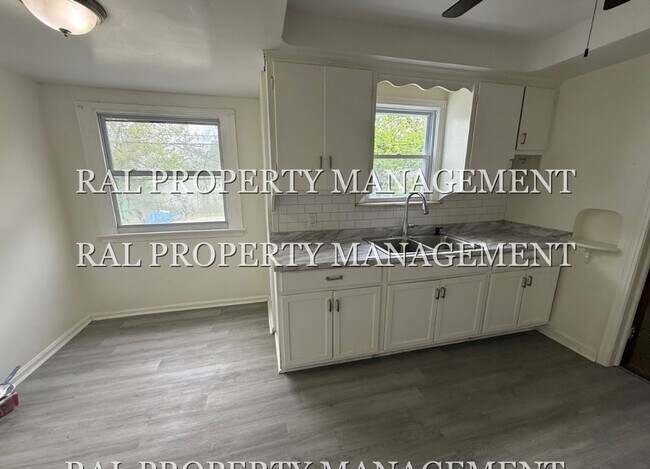 Building Photo - 3bd Single Section 8 *1/2 OFF SECURITY DEPOSIT SPECIAL*