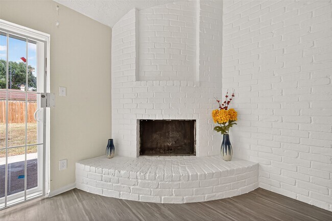 Building Photo - 6822 Dusty Dawn Dr