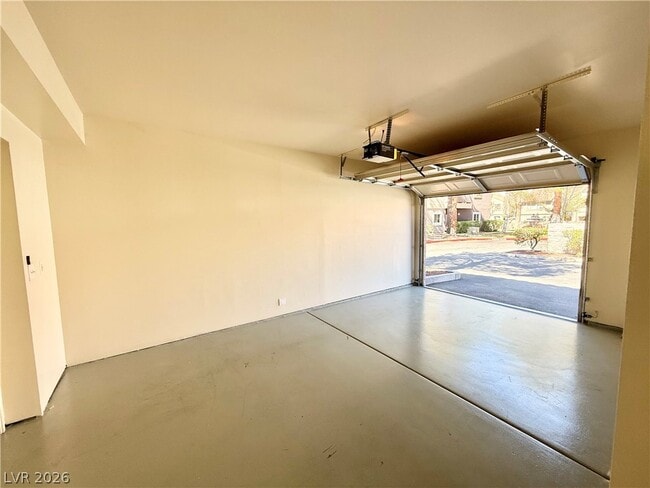 Building Photo - 5250 S Rainbow Blvd