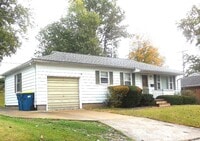 Building Photo - 2 Bedroom Home in Edwardsville!  Great Woo...