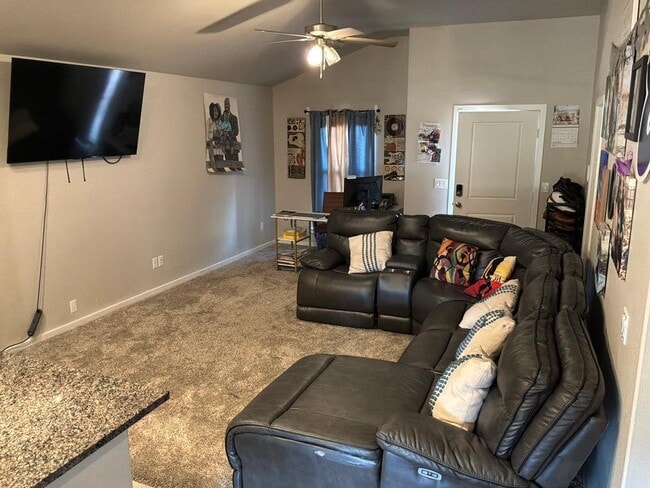 Building Photo - 1303 Terra Cotta St