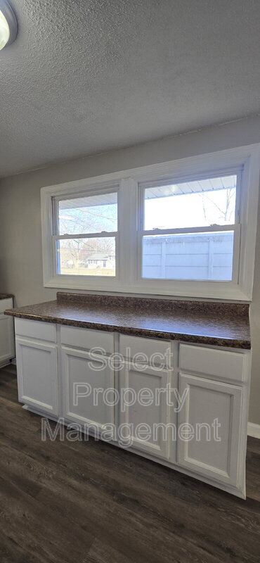 Building Photo - 3914 Maplecrest Rd