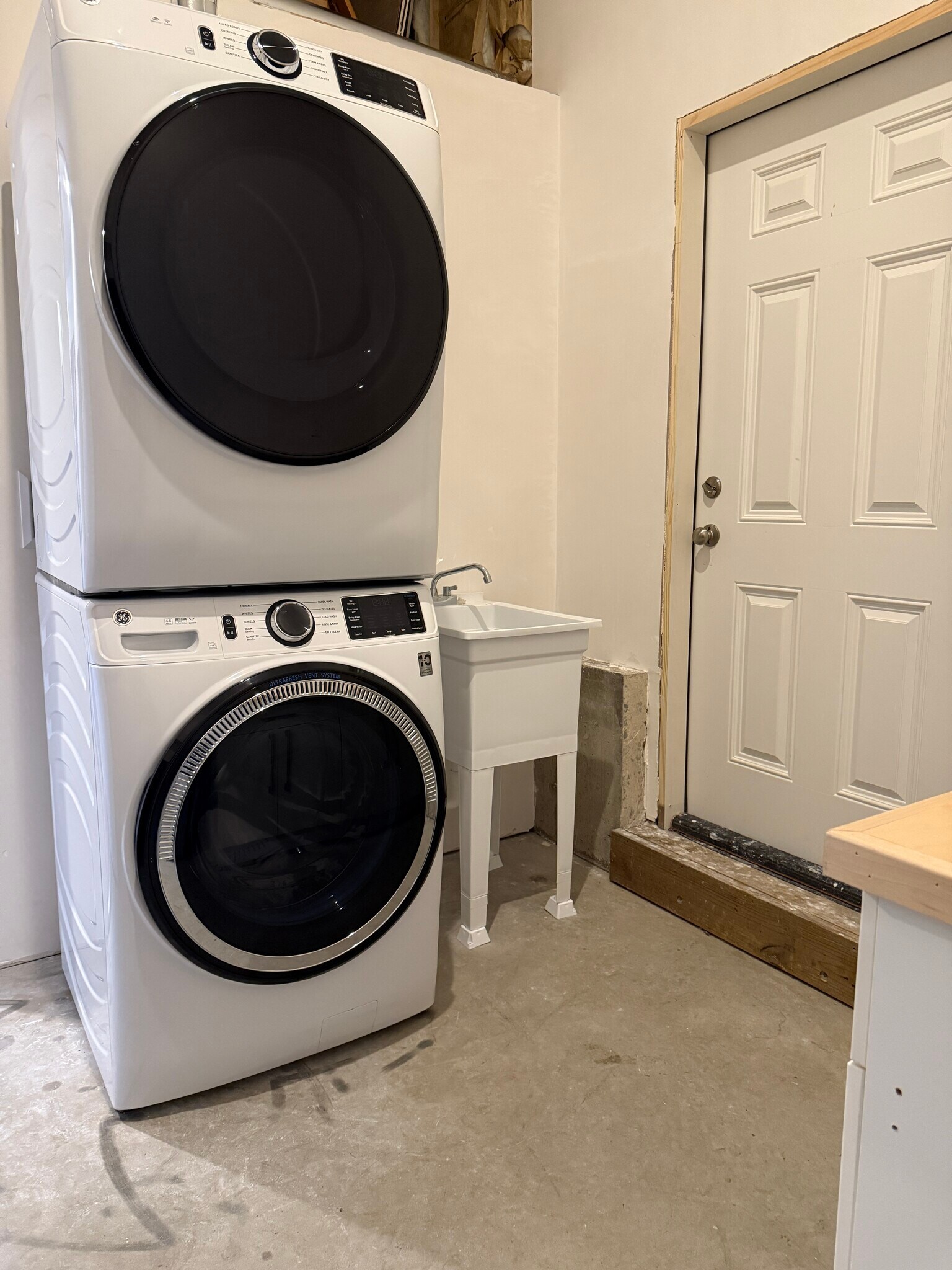 Building Photo - 30 Smith Bridge Rd