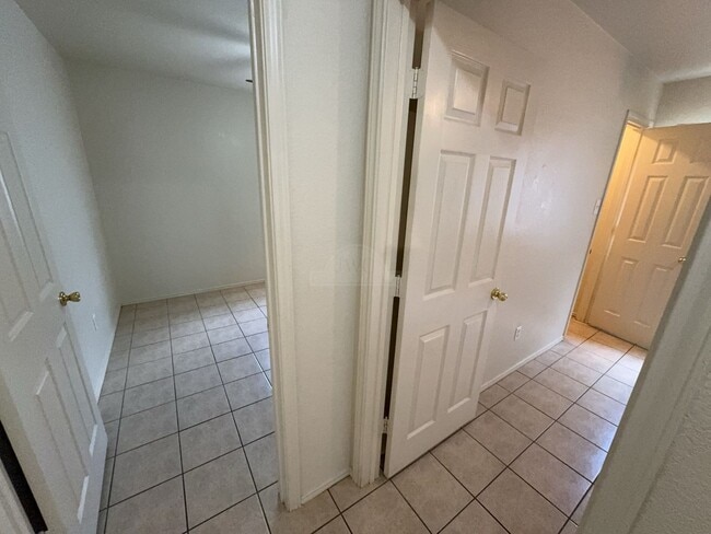 Building Photo - 1604 Grey Fox Trail