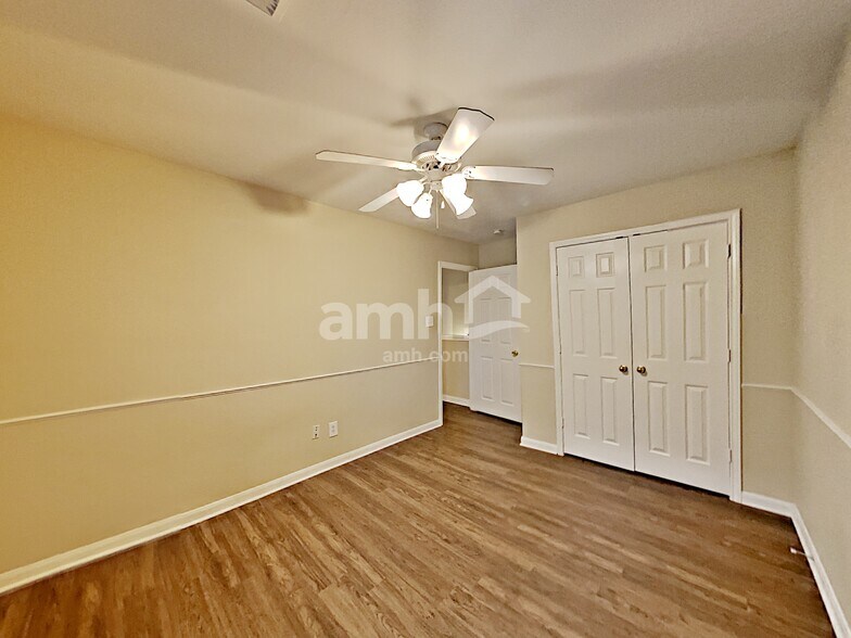 Building Photo - 4103 Chiselhurst