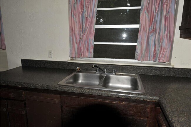 Building Photo - 410 NW 19th Ln