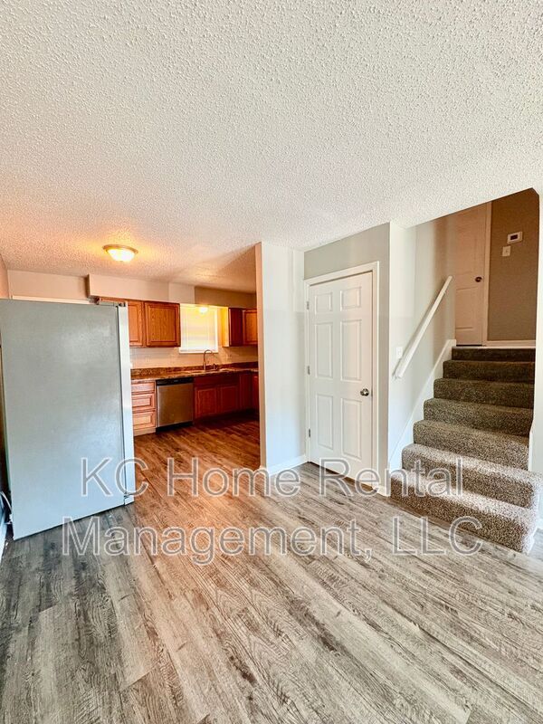 Building Photo - 513 N Troost St