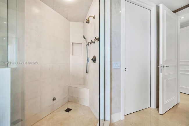 Building Photo - 7154 Fisher Island Dr
