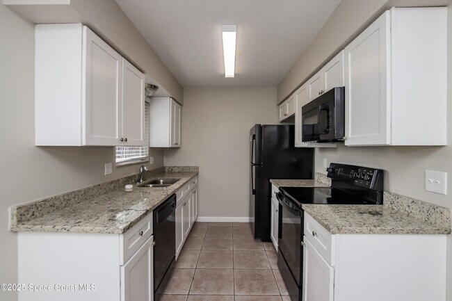 Building Photo - 1130 Emerald Rd SE