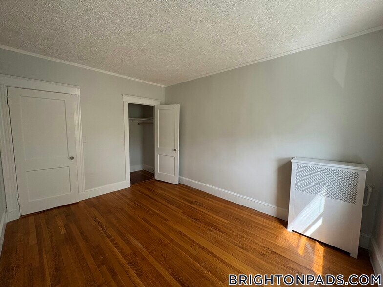 Primary Photo - 1615 Commonwealth Ave