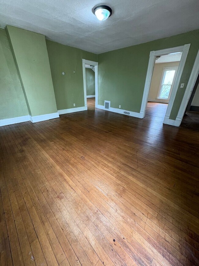 Building Photo - GB - 02 - Duplex