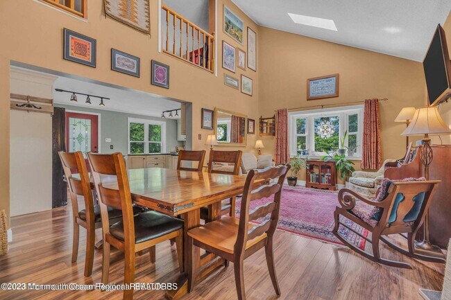 Building Photo - 37 Freehold Rd