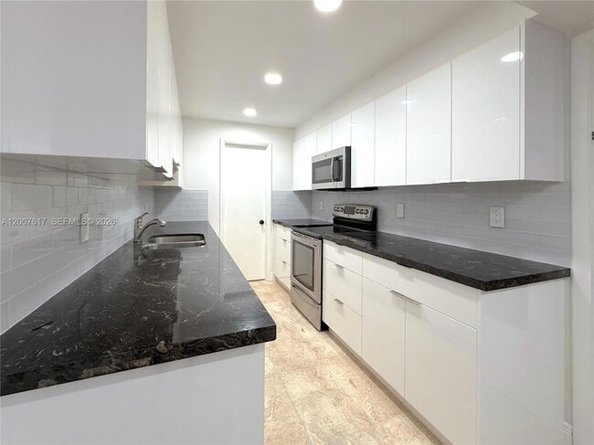 Building Photo - 1075 92nd St