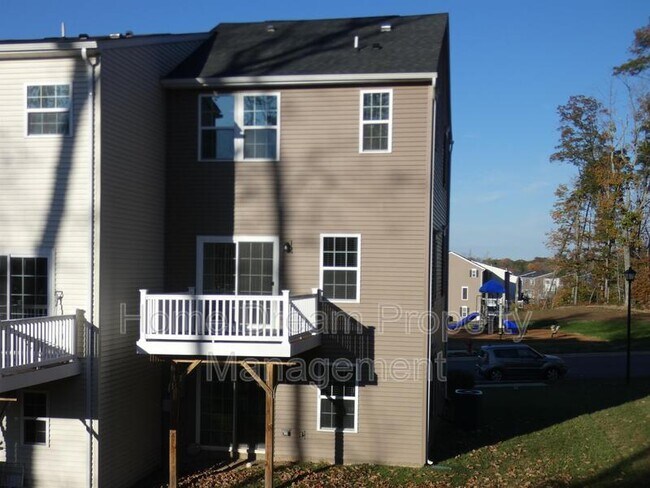 Building Photo - 6304 Crittenden Ln