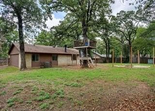 Building Photo - 307 Lone Oak Cir