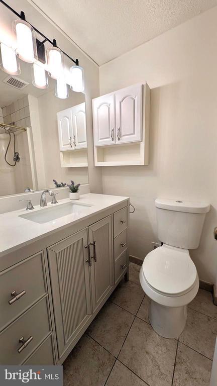 Building Photo - 7051 Leewood Forest Dr