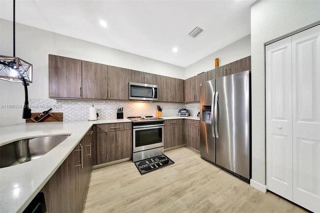 Building Photo - 15600 SW 136th St