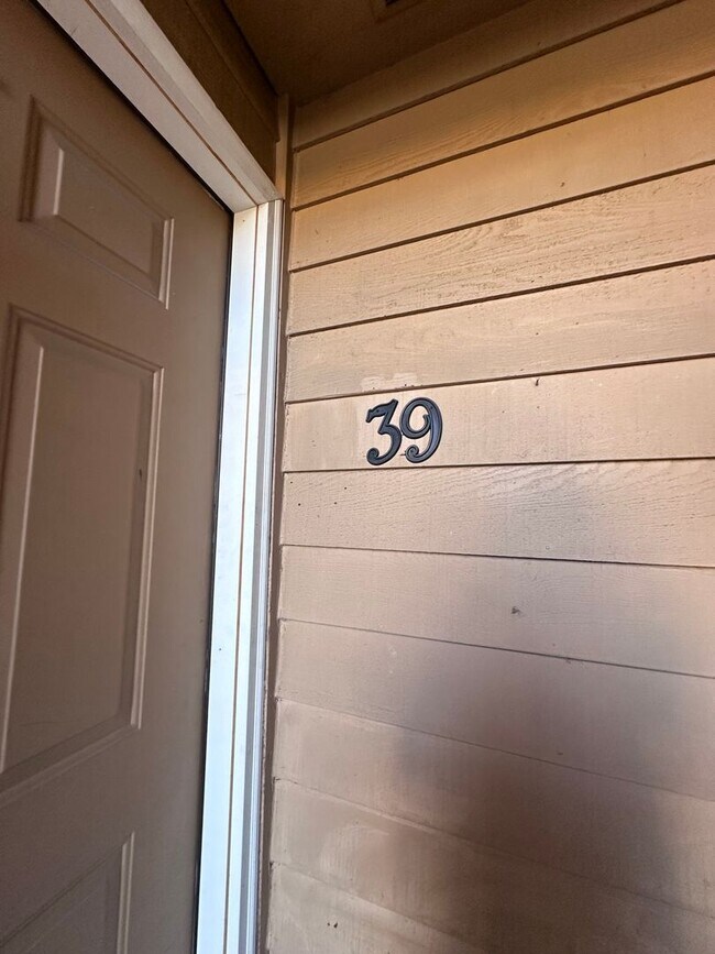 Building Photo - Cozy 2 bdrm 2 bath Condo in Vancouver, WA