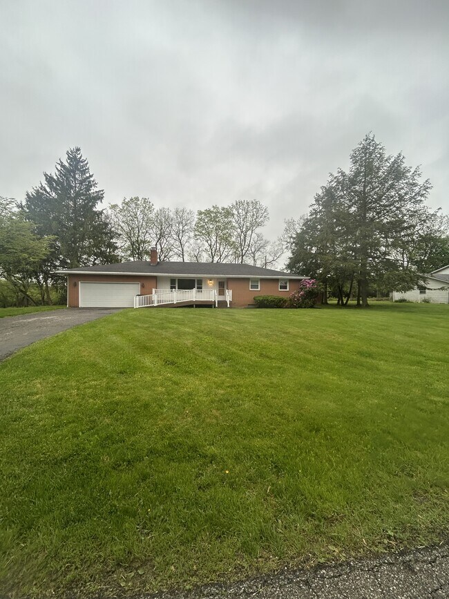 Primary Photo - 296 Knoll Dr