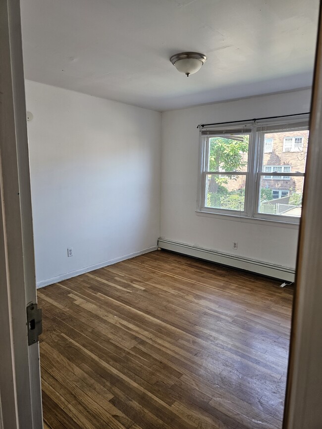 Building Photo - 108 Sussex St