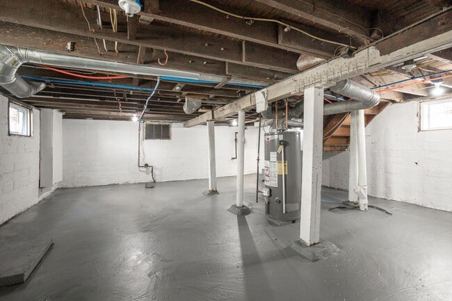 Building Photo - 1224 E 175th St