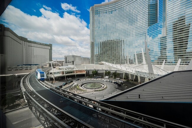 Building Photo - Luxurious premium corner unit nearly 1600 sq ft., Impeccably furnished-turn key- 2 bedroom 2 bath...