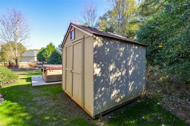 Building Photo - 100 Northbrooke Trace