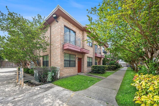 Primary Photo - 9400 Bellaire Blvd