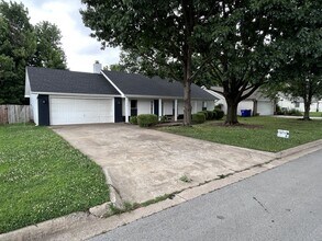 Building Photo - 515 Del Cir
