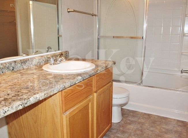 Building Photo - 920 Indigo Dr