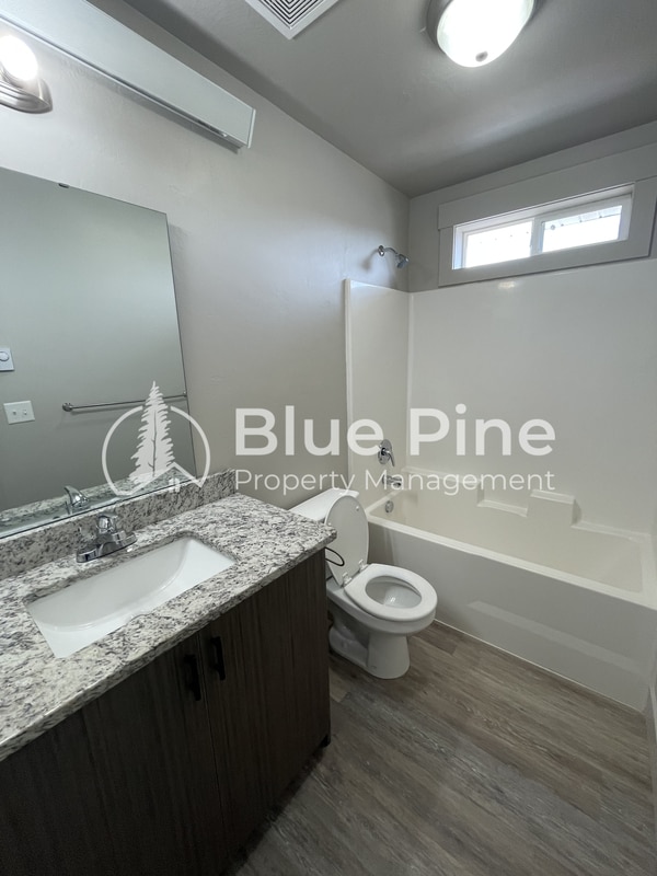 Building Photo - 5850 N Freedom Rd