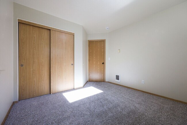 Building Photo - 4bed/2.5 Bathroom house - SE Portland