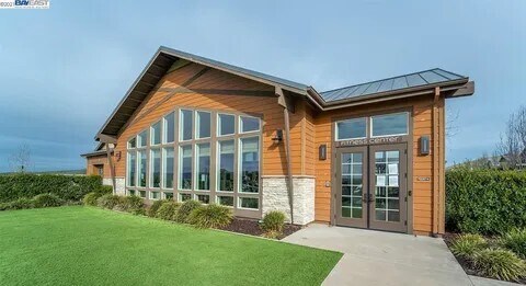Building Photo - 833 Tranquility Cir