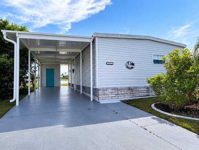 Building Photo - 542 Tampico Dr