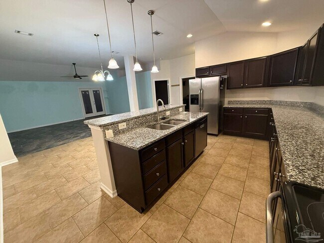 Building Photo - 6640 Tidal Bay Dr