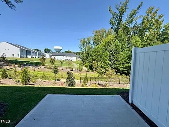 Building Photo - 1823 Hinesley Dr
