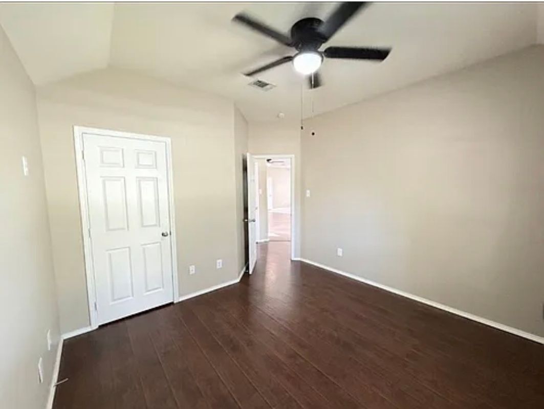 Building Photo - 13645 Valley Mills Dr